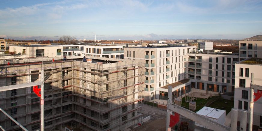16047-s-rosenstein-iv-blick-auf-haus1-rosensteiniii-1600x900_0-1170x658